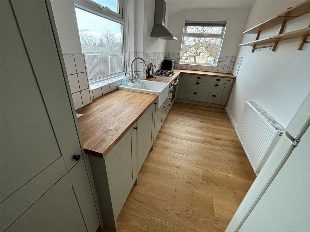 Property photo 2 of 14 Kitchen