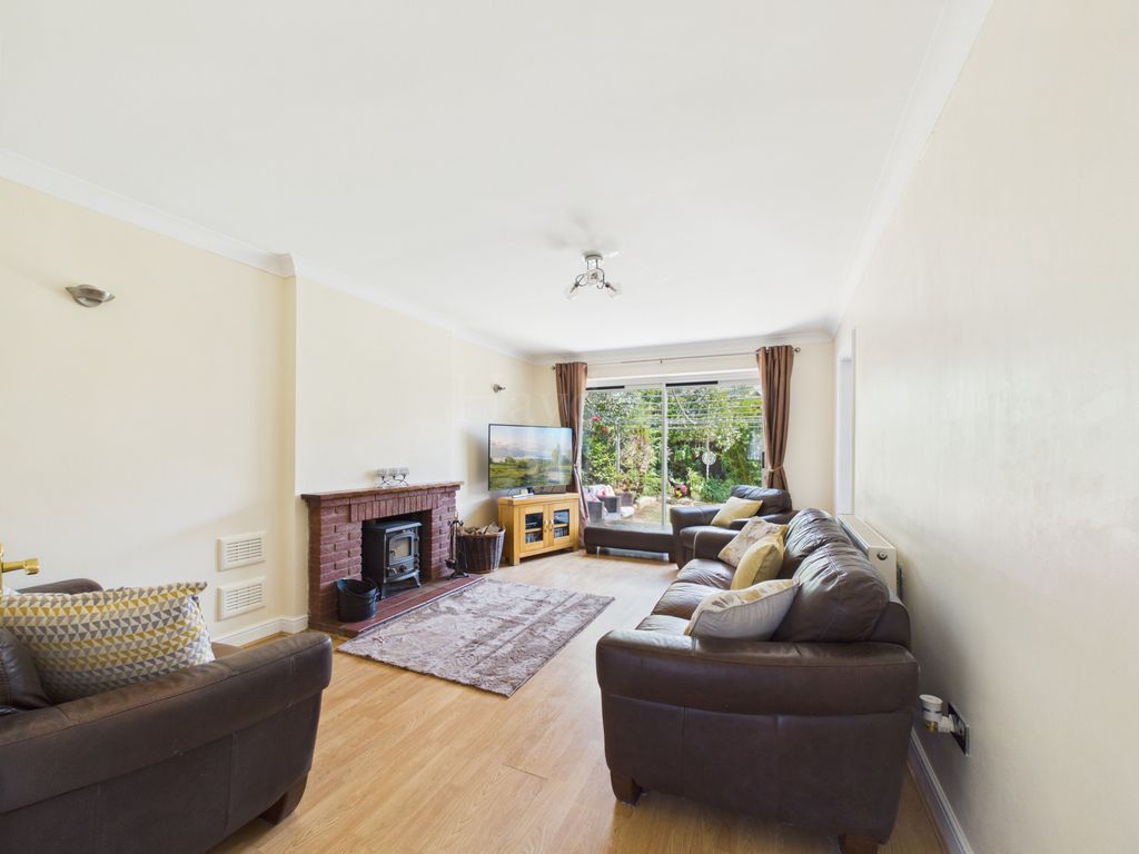 Property photo 2 of 16 Cam02904G0-Pr0195-Still008