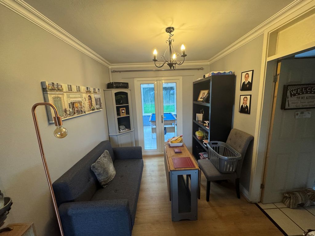 Property photo 3 of 11 Lunge