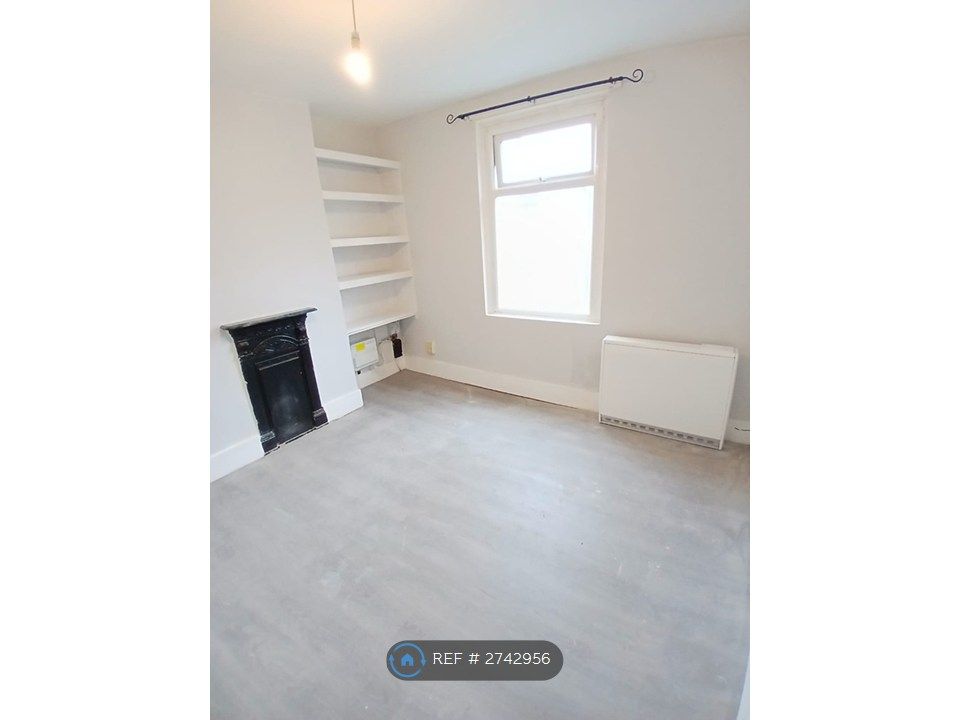 Property photo 3 of 8 Living Room