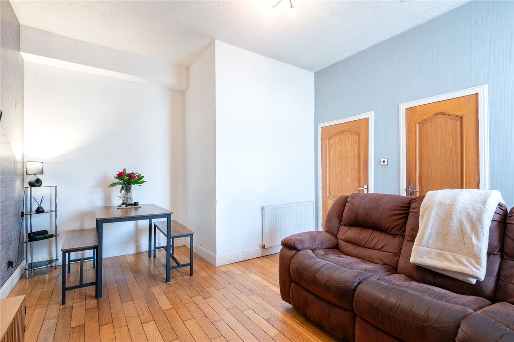 Property photo 3 of 16 Picture 3