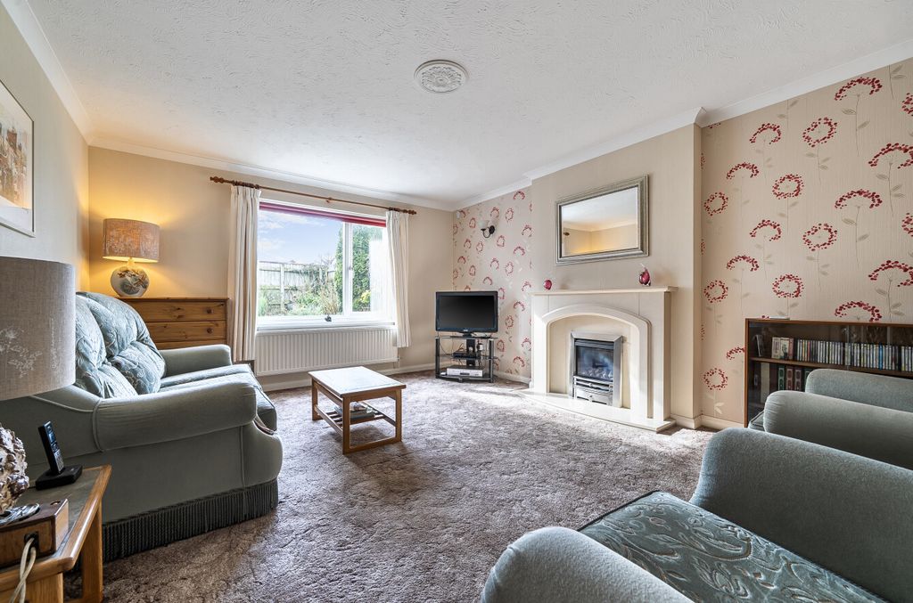 Property photo 3 of 19 Living Room