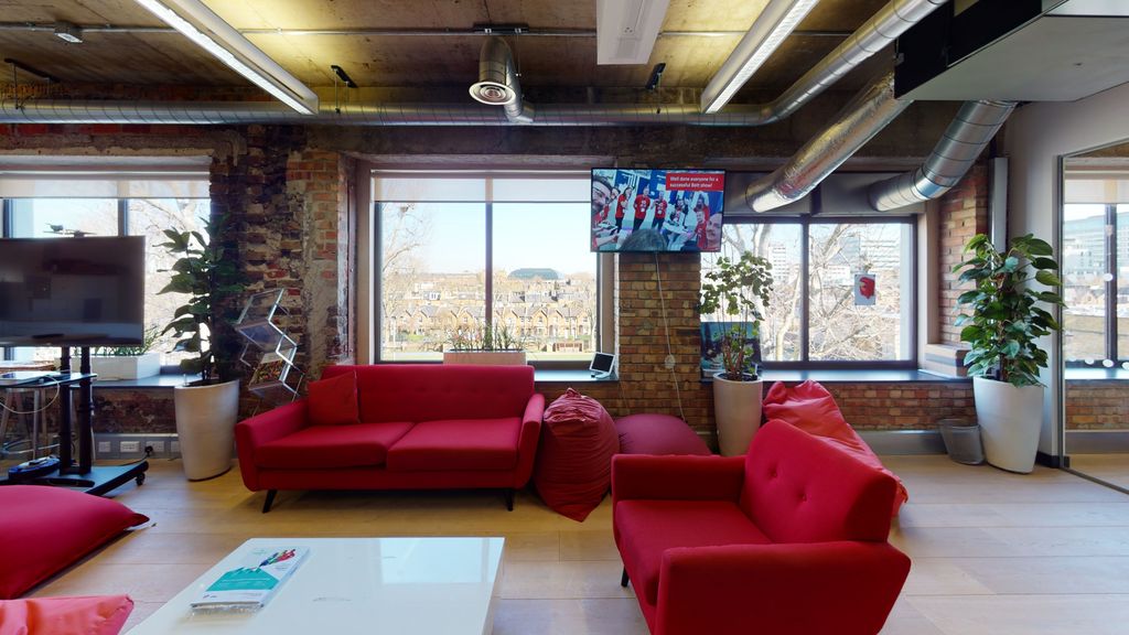 Property photo 3 of 15 Breakout Area