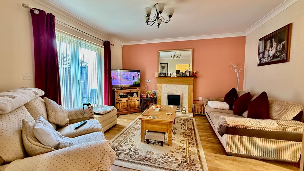 Property photo 2 of 20