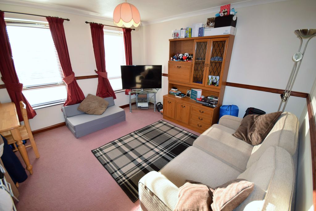 Property photo 2 of 5 Living Room