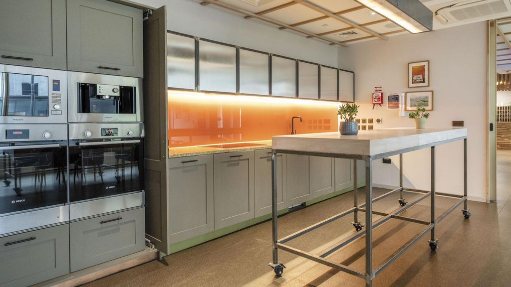 Property photo 1 of 32