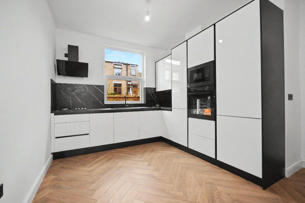 Property photo 3 of 18 Picture No. 05