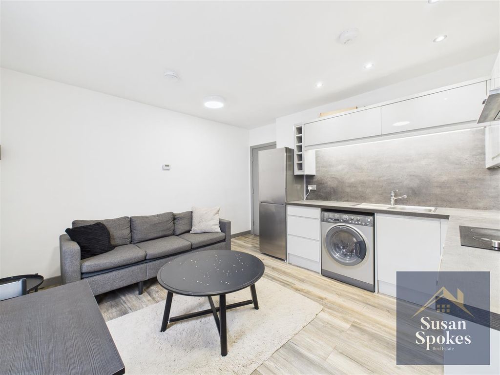 Property photo 1 of 19 Cam01858G0-Pr0183-Still013.Jpg