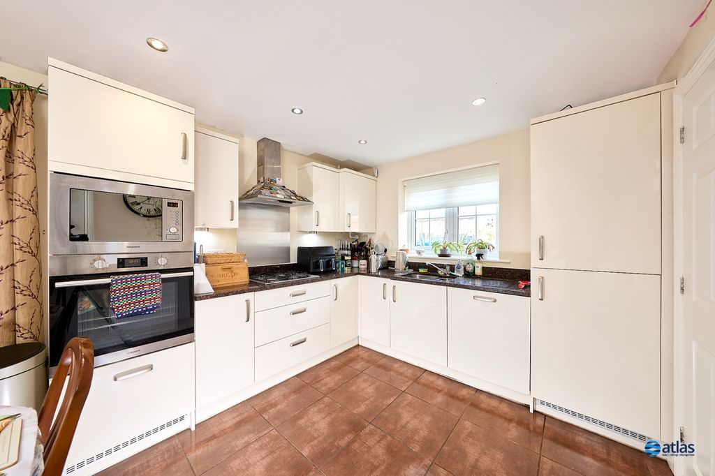 Property photo 2 of 17 Kitchen