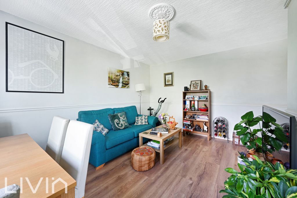 Property photo 2 of 11 Photo 2