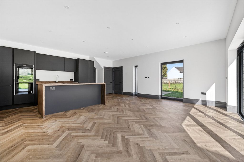 Property photo 3 of 21 Picture No. 13