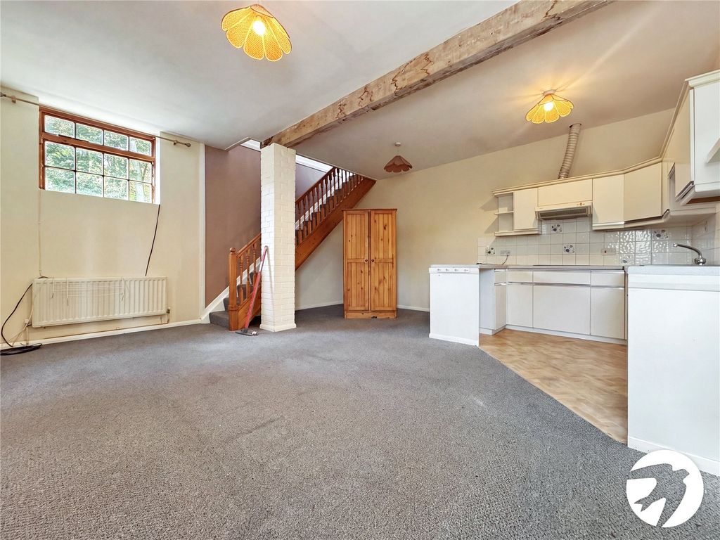Property photo 3 of 20 Picture No. 02