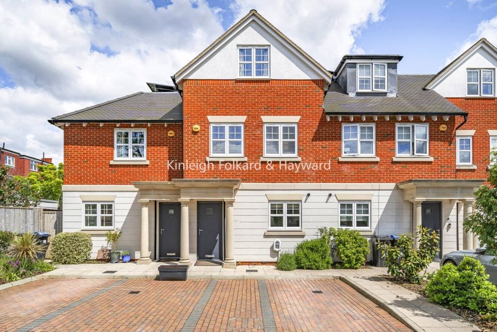 Property photo 2 of 17 481Defb6-80A1-4d2A-8