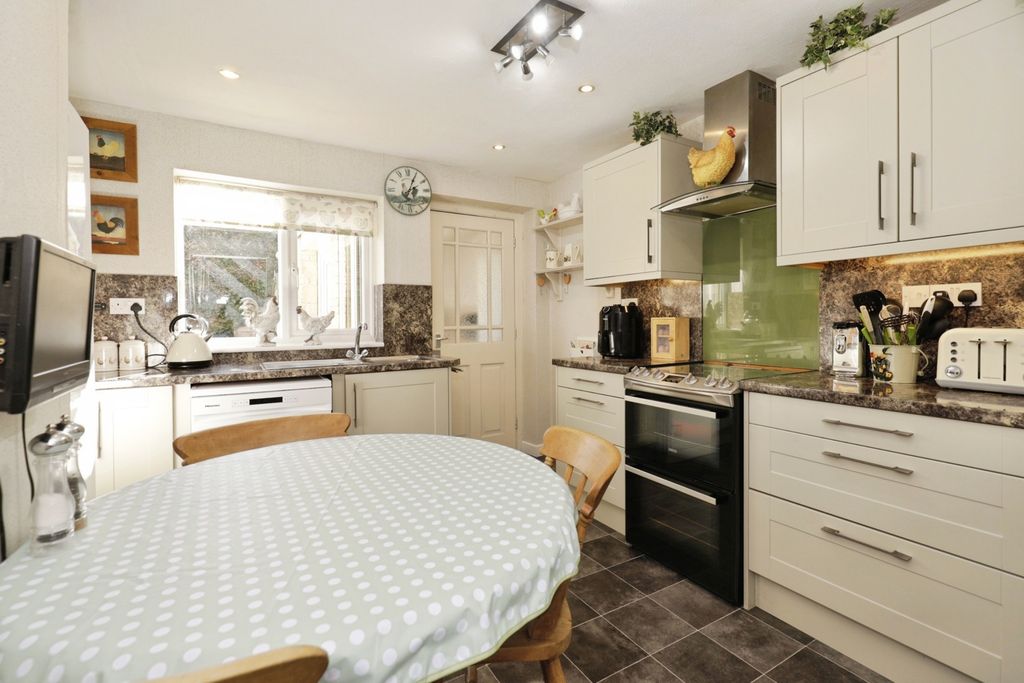 Property photo 3 of 23 Pbox-Img.Jpg