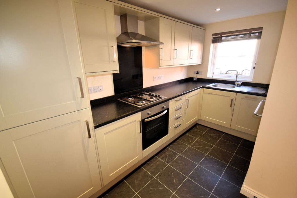 Property photo 3 of 13 Kitchen