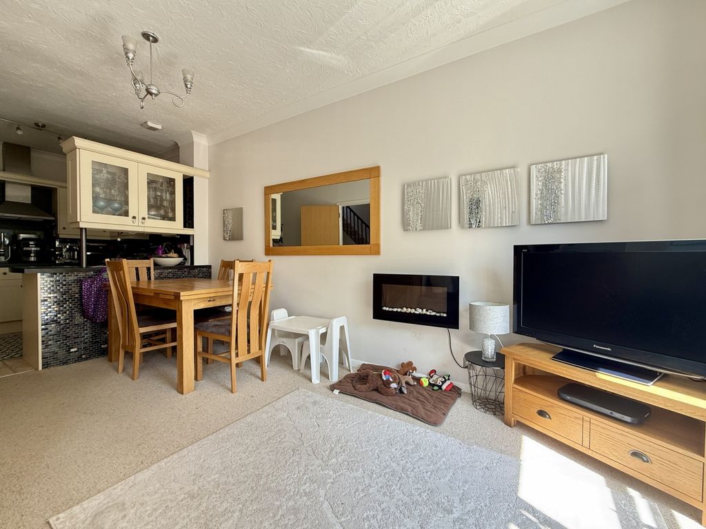 Property photo 3 of 13 Photo 9