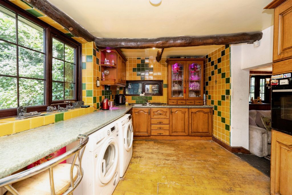 Property photo 2 of 20