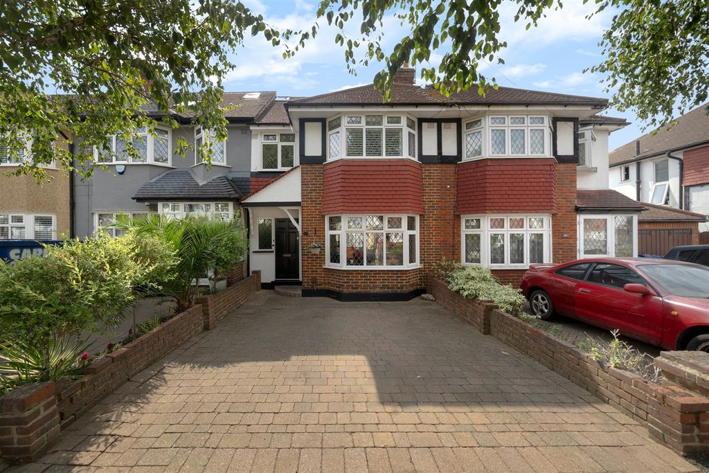 Property photo 1 of 15 Aragon Road