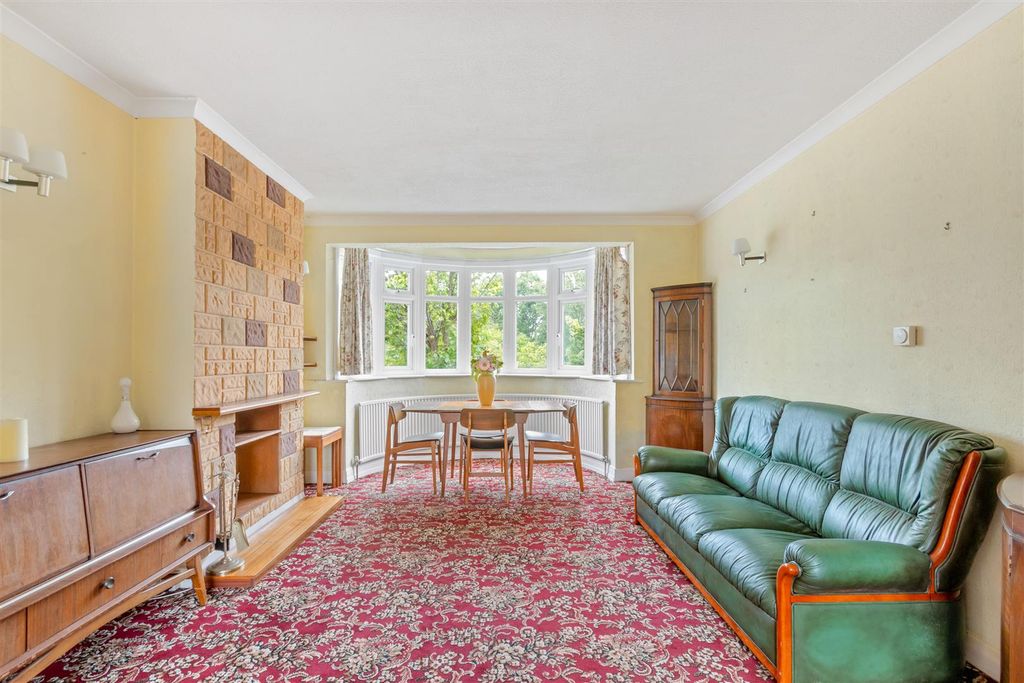 Property photo 3 of 12 Holne Chase