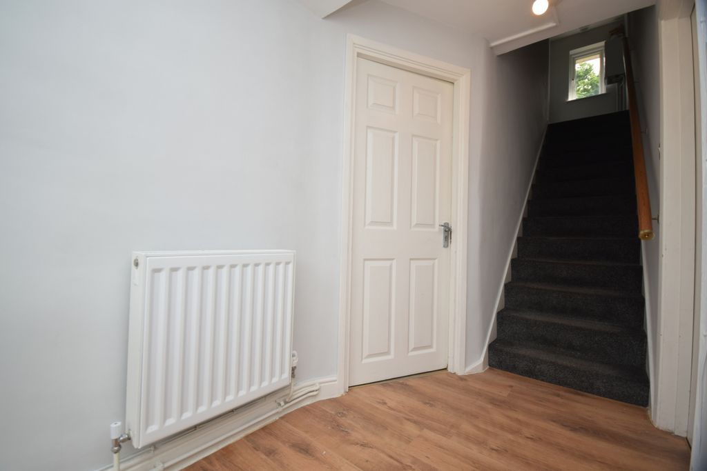 Property photo 2 of 17 Hallway