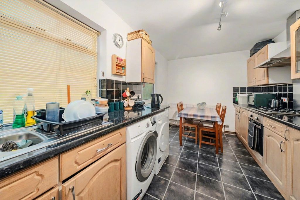 Property photo 3 of 15 Picture No. 27