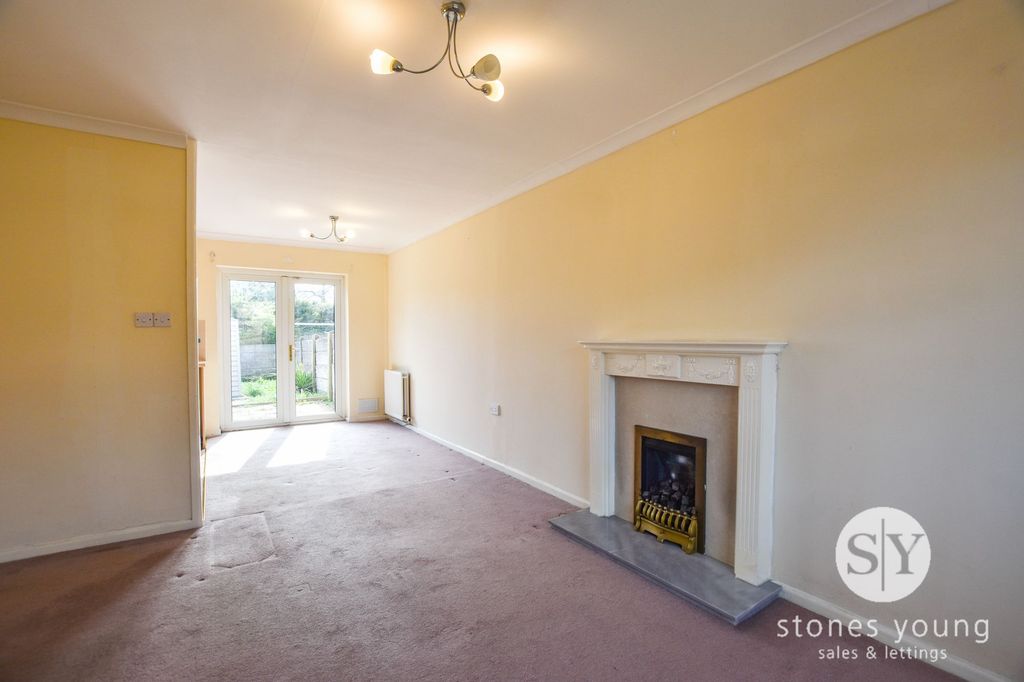 Property photo 3 of 8