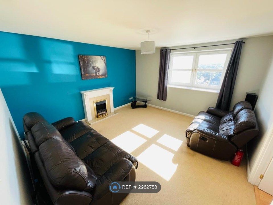 Property photo 3 of 9 Living Room