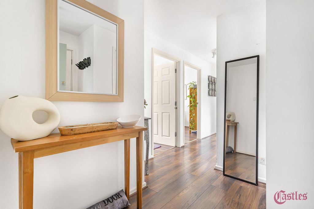 Property photo 3 of 16 Hallway