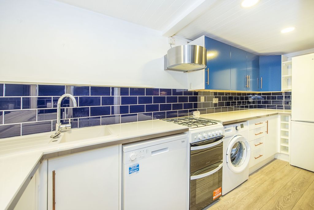 Property photo 2 of 9 1