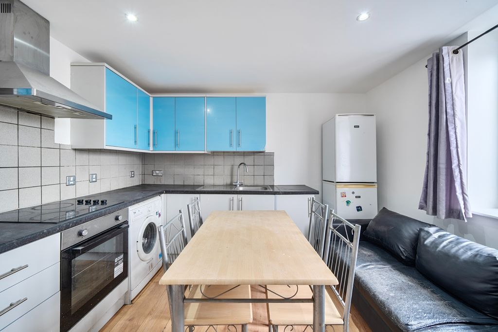 Property photo 3 of 15 Photo 2