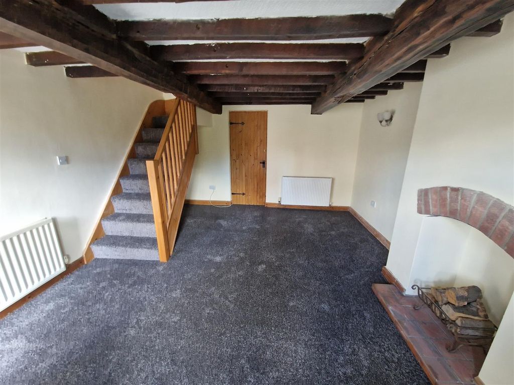 Property photo 3 of 10 Lounge