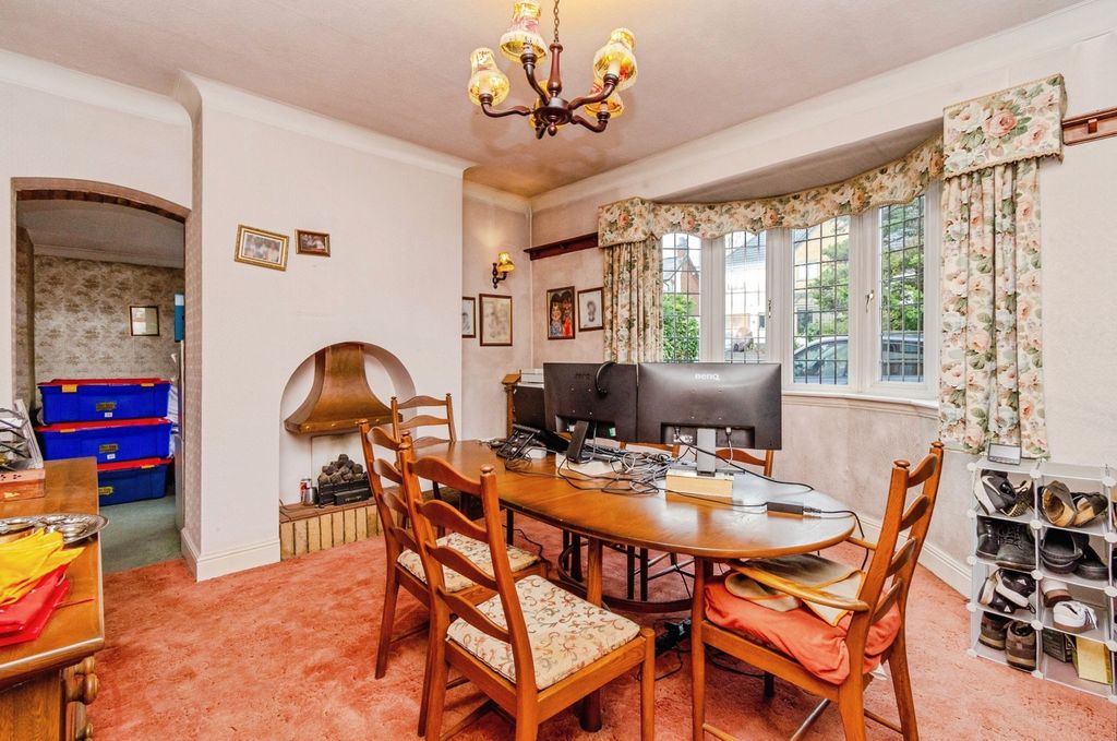 Property photo 2 of 16 Photo