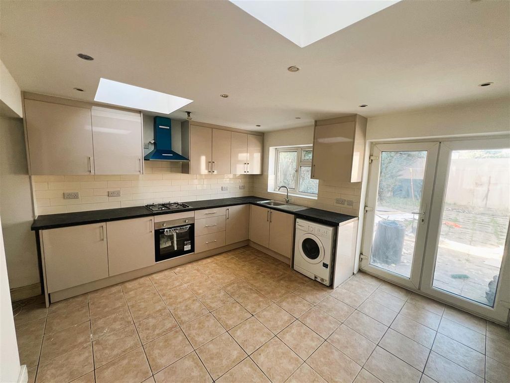 Property photo 2 of 10 Whatsapp Image 2025-03-19 At 23.35.55_d5373d7F.Jpg