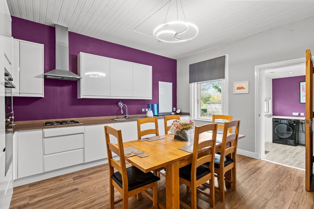 Property photo 2 of 22 4651273