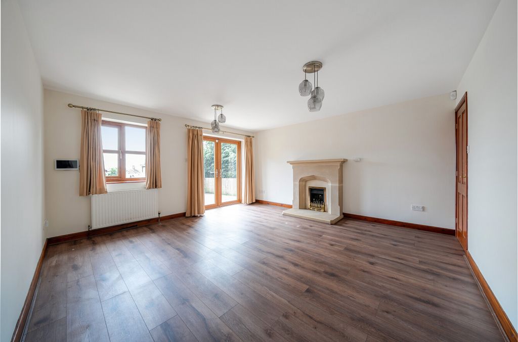 Property photo 2 of 22 1484899-17-6A4258...