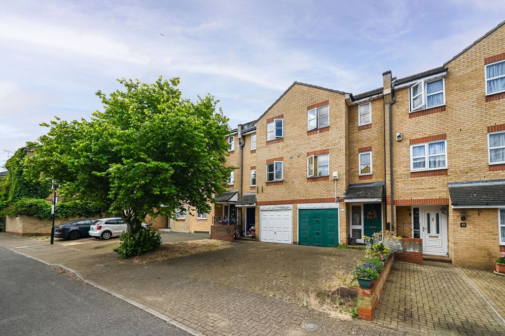 Property photo 1 of 19