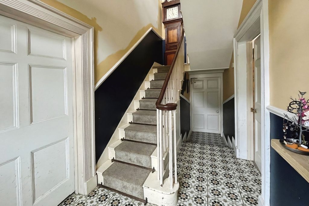 Property photo 2 of 16 Entrance Hallway