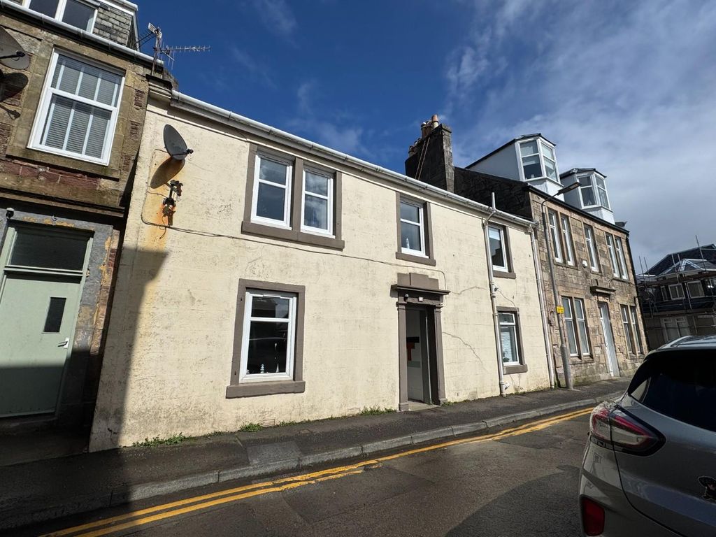 Property photo 1 of 38 Gardens