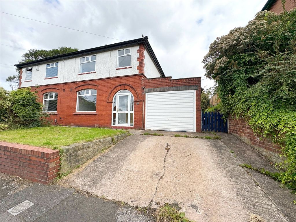 Property photo 1 of 12 External