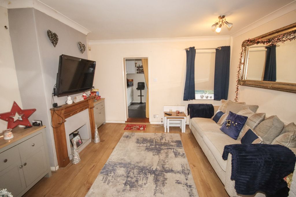 Property photo 2 of 9 Lounge