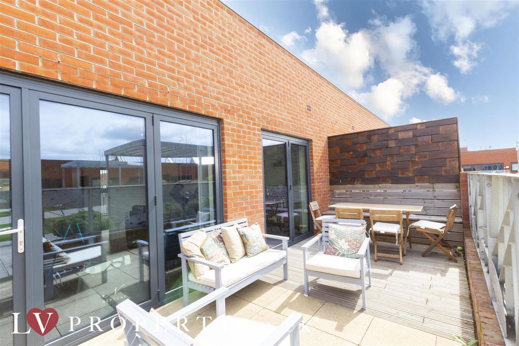 Property photo 2 of 14 N11.Jpg