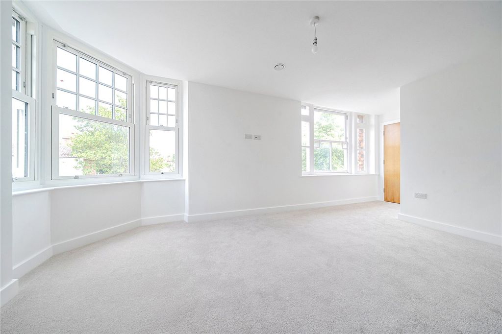 Property photo 2 of 10 Picture No. 03