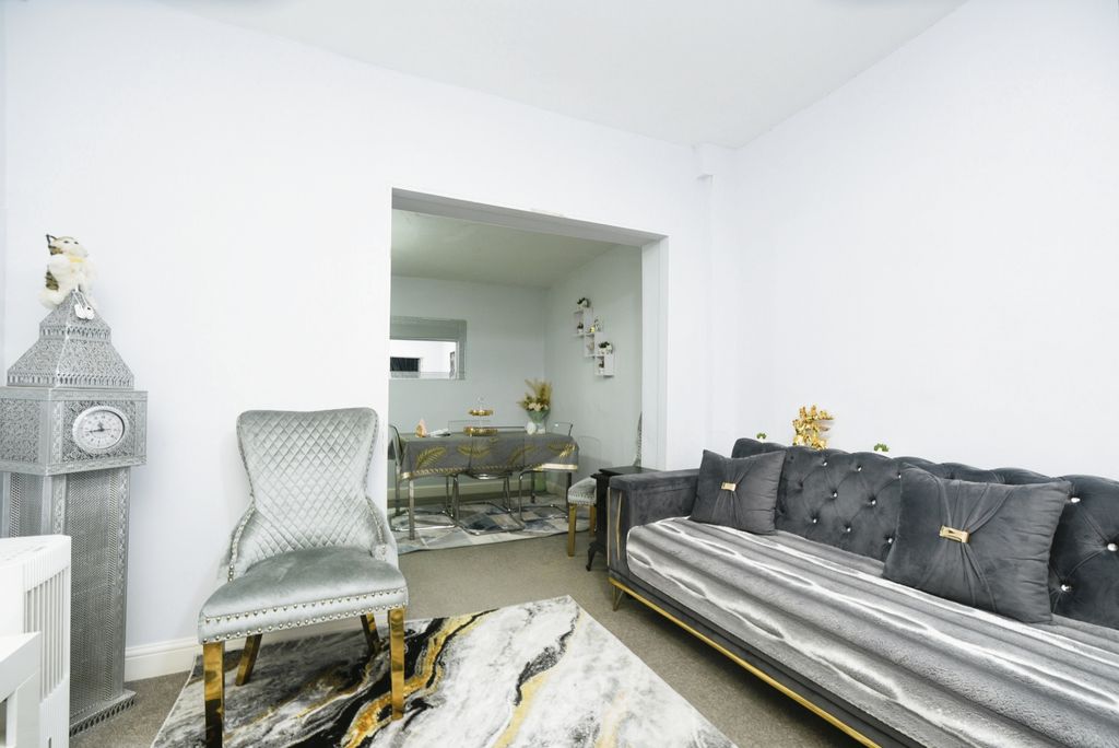 Property photo 3 of 16 Photography