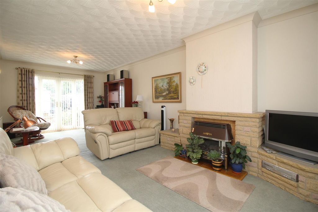 Property photo 2 of 22 Living Room 2.Jpg
