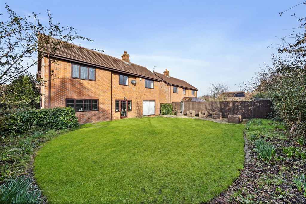 Property photo 2 of 24 7Snaithcresweb05.Jpg