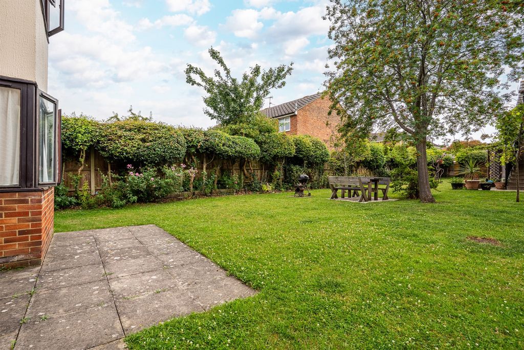 Property photo 2 of 17 5270044