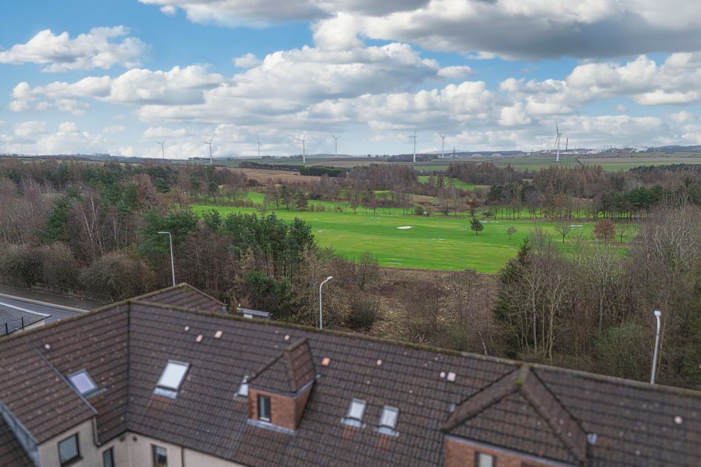 Property photo 2 of 26