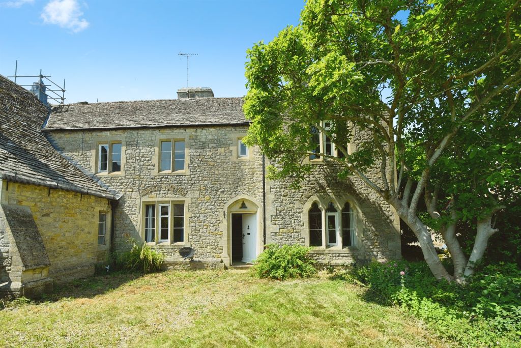 Property photo 1 of 23