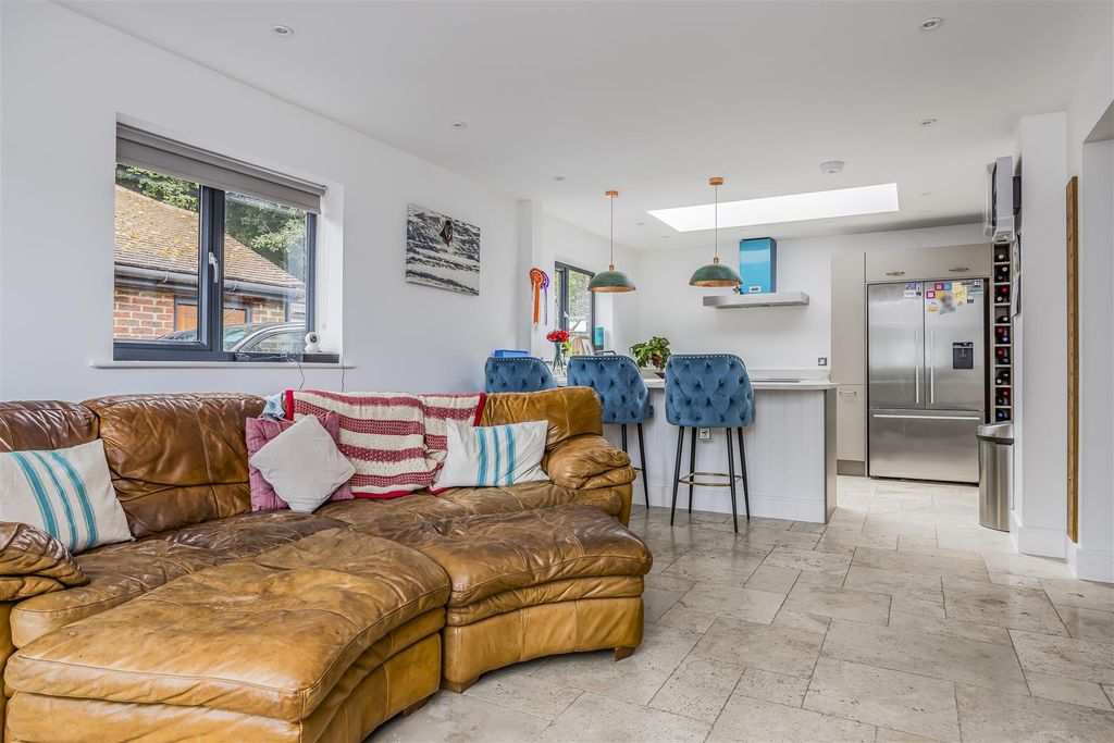 Property photo 3 of 32 2 Firpiece, Forestside Road, Rowlandâ€™S Castle-Port
