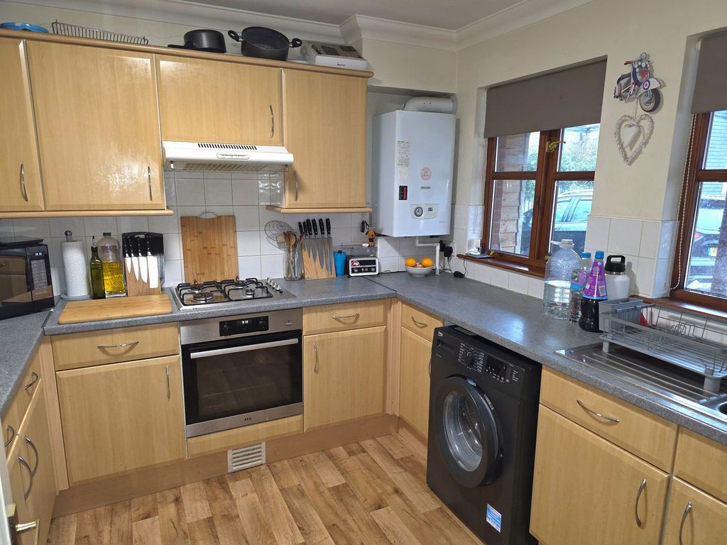 Property photo 2 of 11